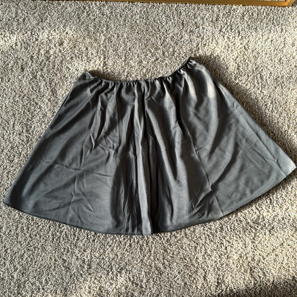 ✨✨Harry Potter Gryffindor Skirt✨✨ - Picture 7 of 9